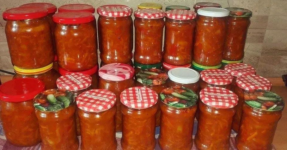 Яркий салат с болгарским перцем и яблоками