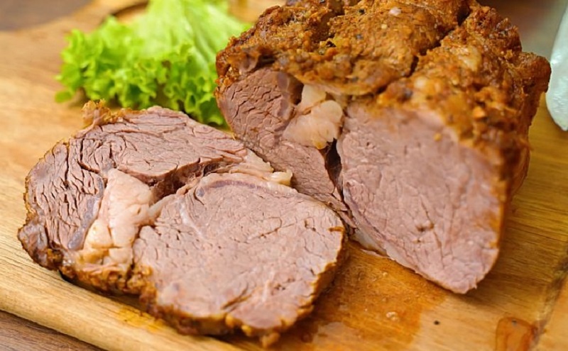 Буженина в духовке: сочное мясо для праздника