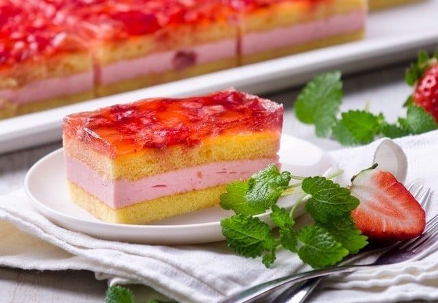 Как украсить десерты на уровне профи: простые секреты кондитеров