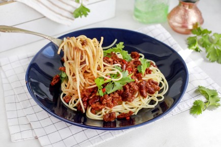 Спагетти болоньезе с говядиной по-мексикански