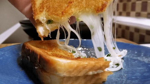 Как за 5 минут приготовить завтрак, который сметают с тарелок