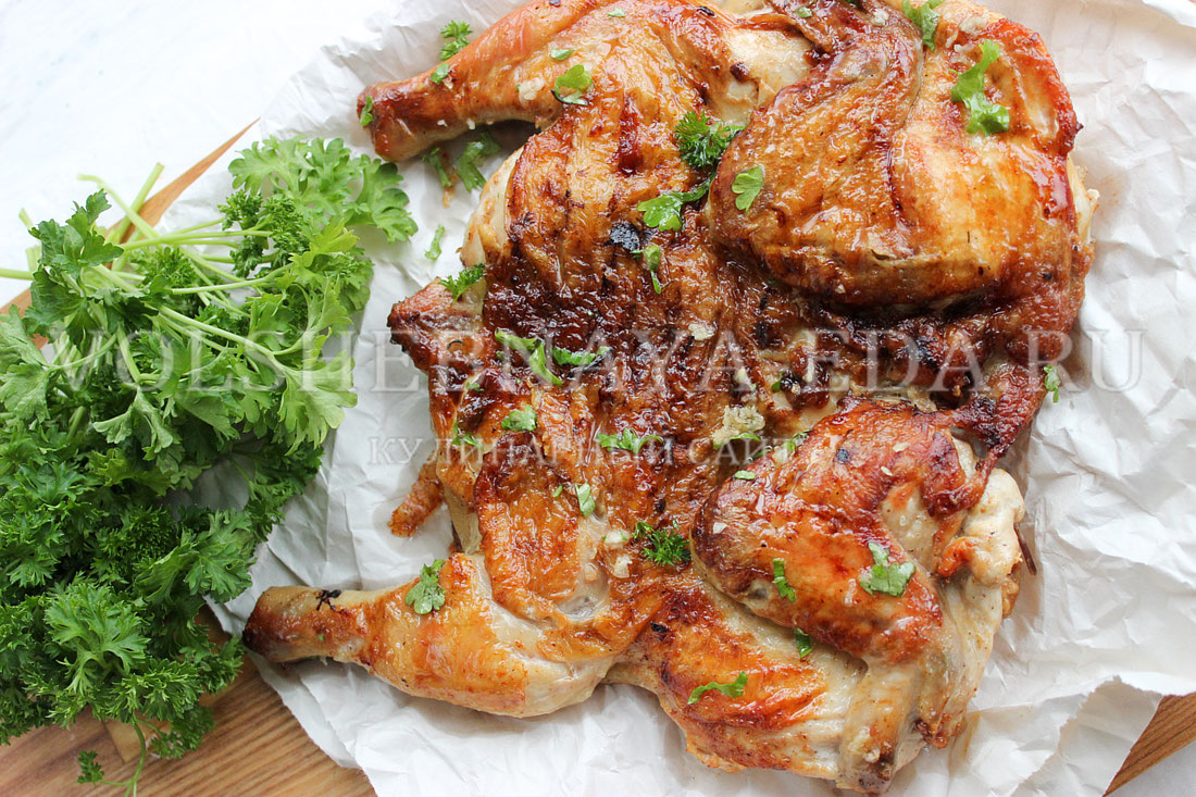 Цыпленок-табака на сковороде под прессом: простой домашний рецепт
