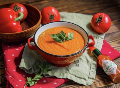 Откройте для себя гаспачо: Испанский холодный суп с ароматом свежих овощей