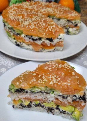 Суши-торт: неожиданное сочетание для вашего праздника