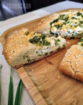 Песочное тесто для кето: открытый пирог с луком, яйцом и сыром