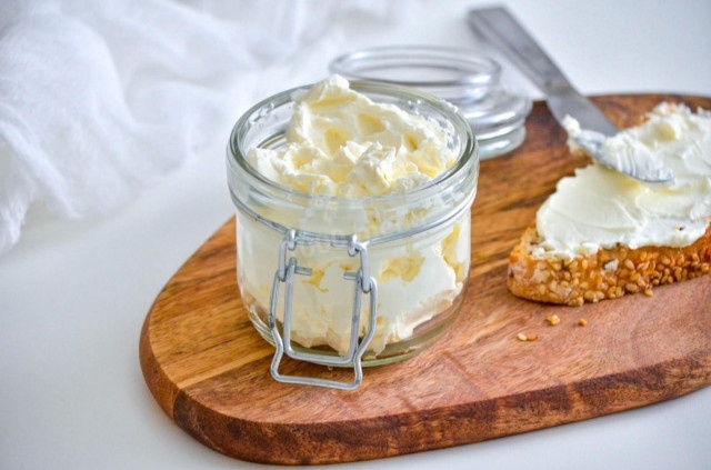 Кулинарный хит: домашний сыр Филадельфия за считанные минуты