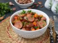 Сытный обед для всей семьи: фасоль с сосисками