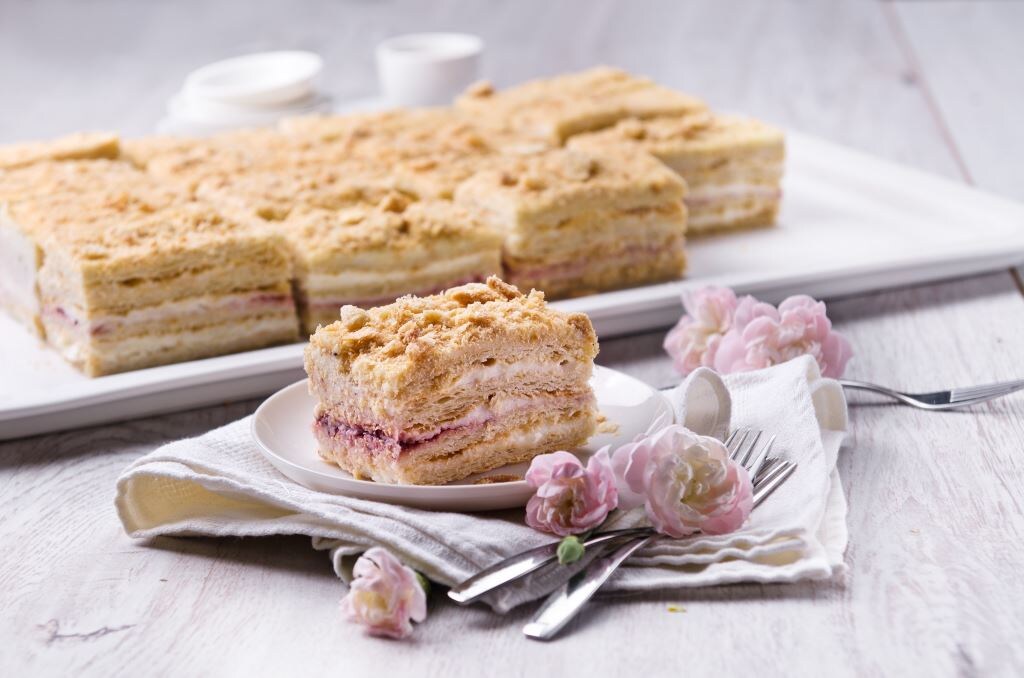 Как появился торт «Наполеон»: история и легенды
