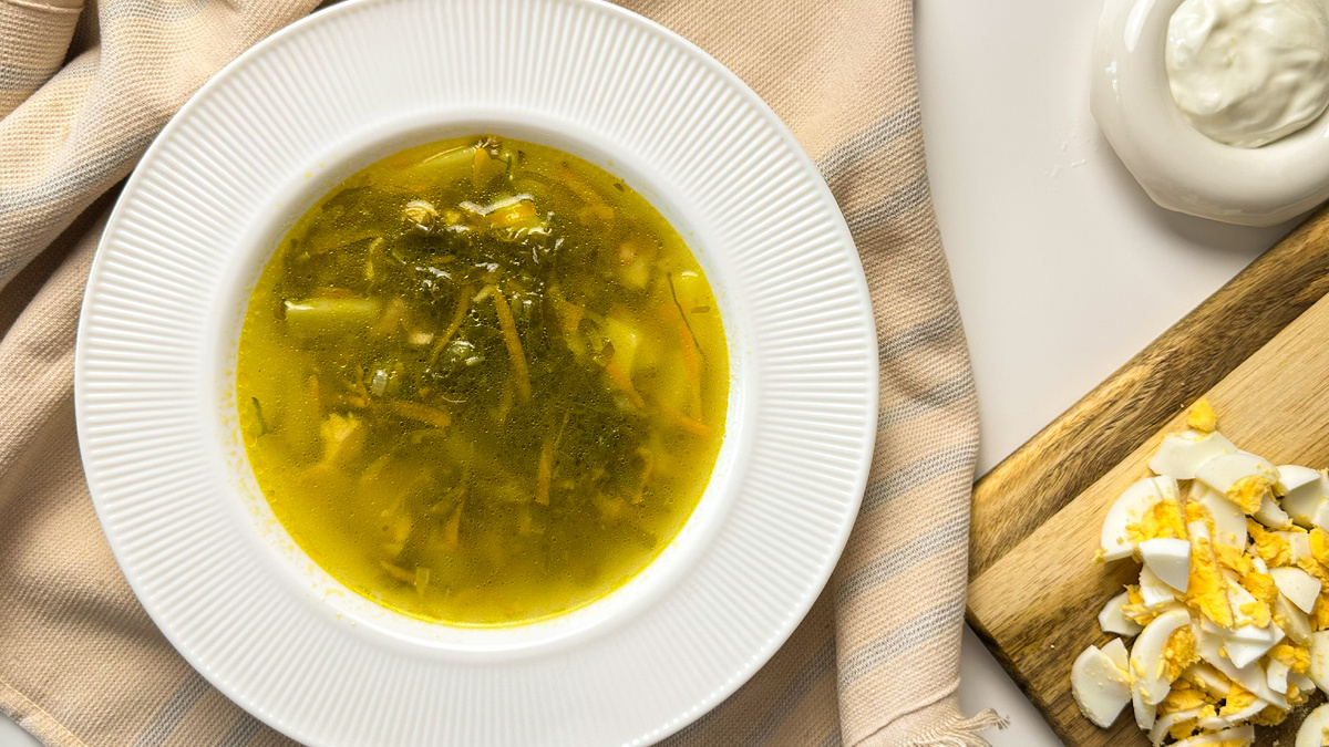 Летний щавелевый суп с яйцом: вкус детства на вашем столе