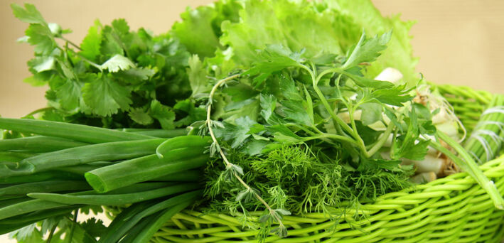 Зелень в рационе кормящей мамы: что можно, а что нет