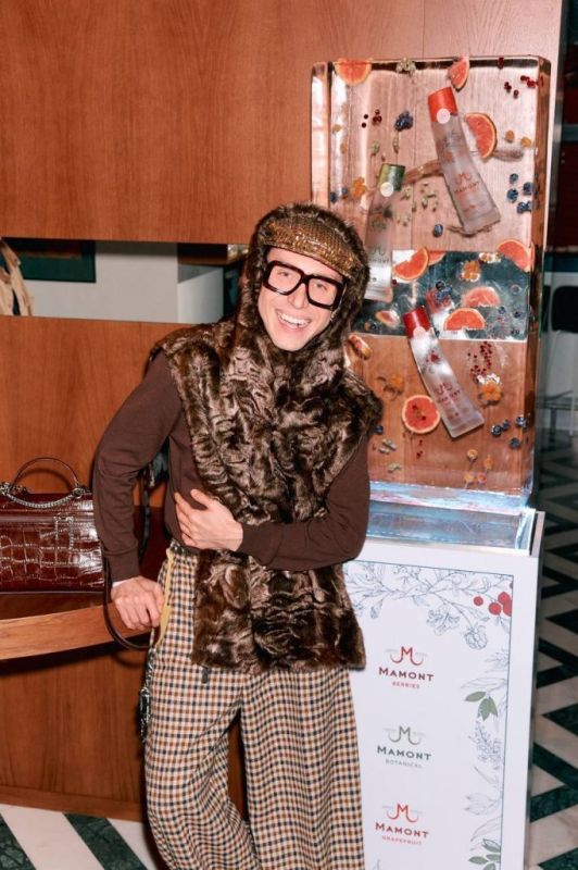 �������� �����: �������� ����� � ���� Door 2310 ������� ����� � �����������