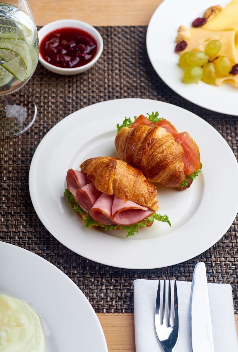 Как правильно есть круассан: тайны французского завтрака