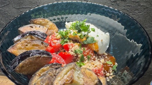 Салат из баклажанов: бюджетное грузинское наслаждение с сыром и кинзой