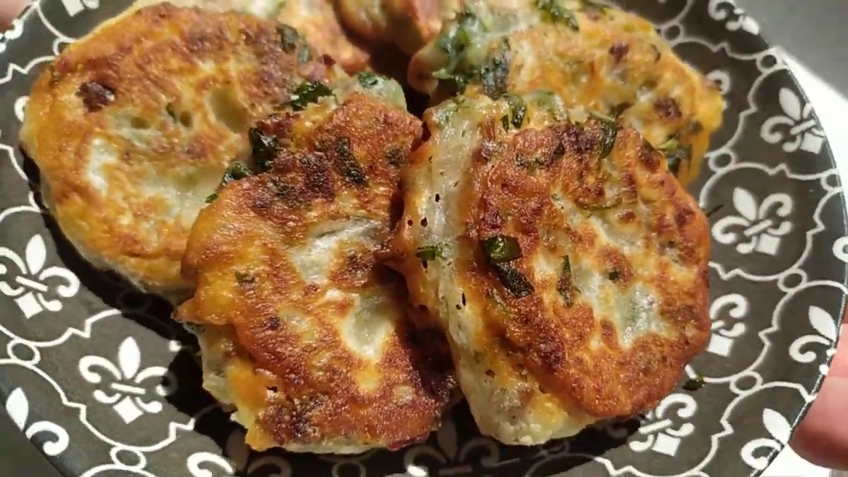 Ленивые пирожки на кефире: как приготовить оладьи с фаршем