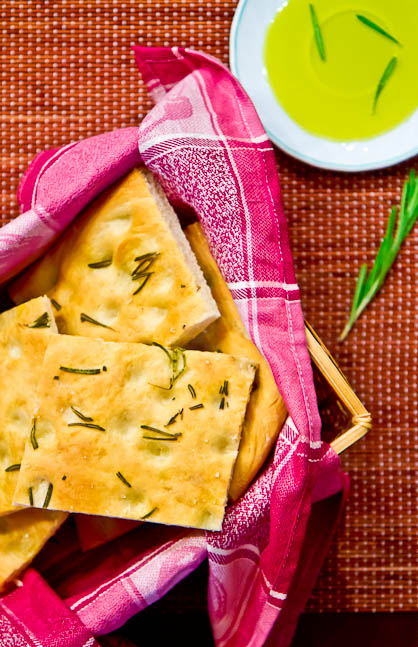 Как приготовить ароматную фокаччу с розмарином: пошаговый рецепт