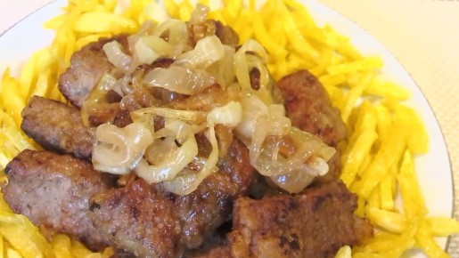 Нежная говяжья печень и хрустящий картофель: идеальное сочетание