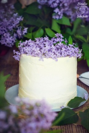 Нежный торт с мятой, клубникой и бананом: оригинальный рецепт