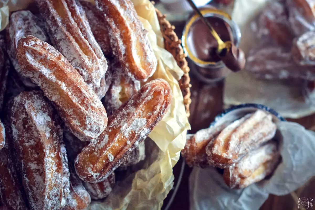 Чуррос: как приготовить испанский десерт, который покорит сердца