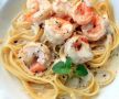Паста с креветками в сливочно-чесночном соусе