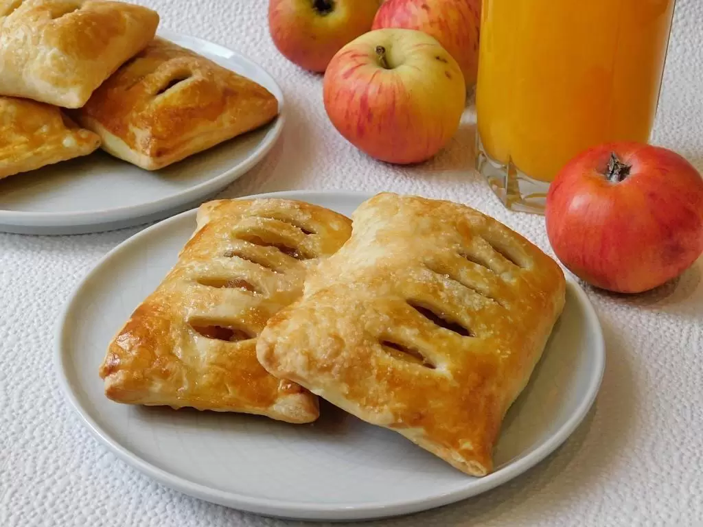 Сочная яблочная слойка: легкий домашний рецепт для настоящего уюта