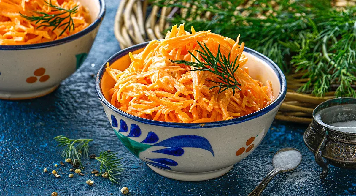 Морковный салат с майонезом и чесноком: простота и пикантность