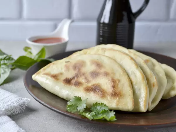 Ароматные чуду с картошкой и зеленью: секреты приготовления на кефире