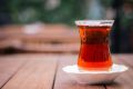 Культура чаепития в Турции: зачем предпочитают стаканы тюльпана?