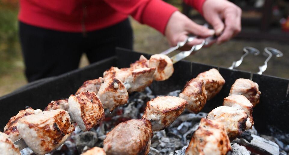 Свинина снова возглавила список самых доступных мясных продуктов для шашлыка