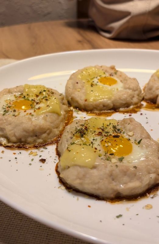 Мясные гнёзда с перепелиными яйцами: идеальный безуглеводный рецепт