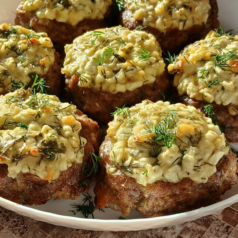 Необычные ватрушки: мясо и творог в одном блюде