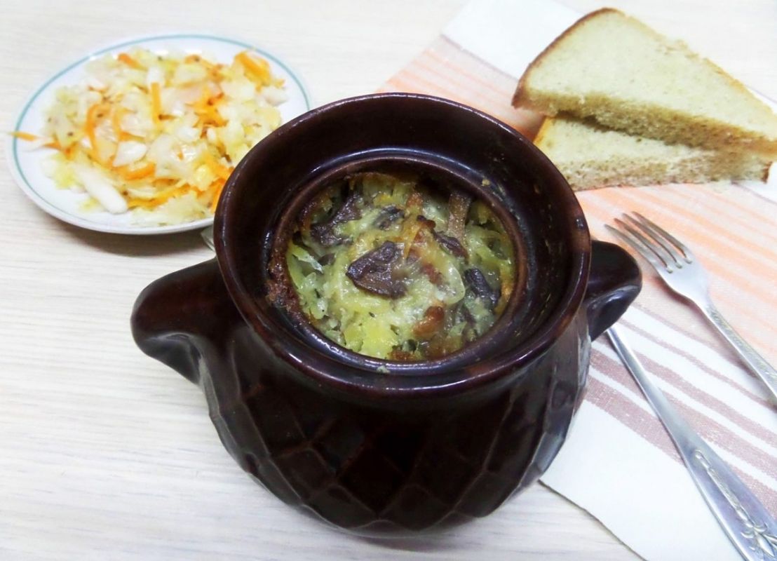 Комфортное горшочное блюдо: питомец вкусов с картофелем, свининой и грибами