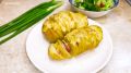 Удивительная картошка-гармошка с беконом и сыром для уютного вечера